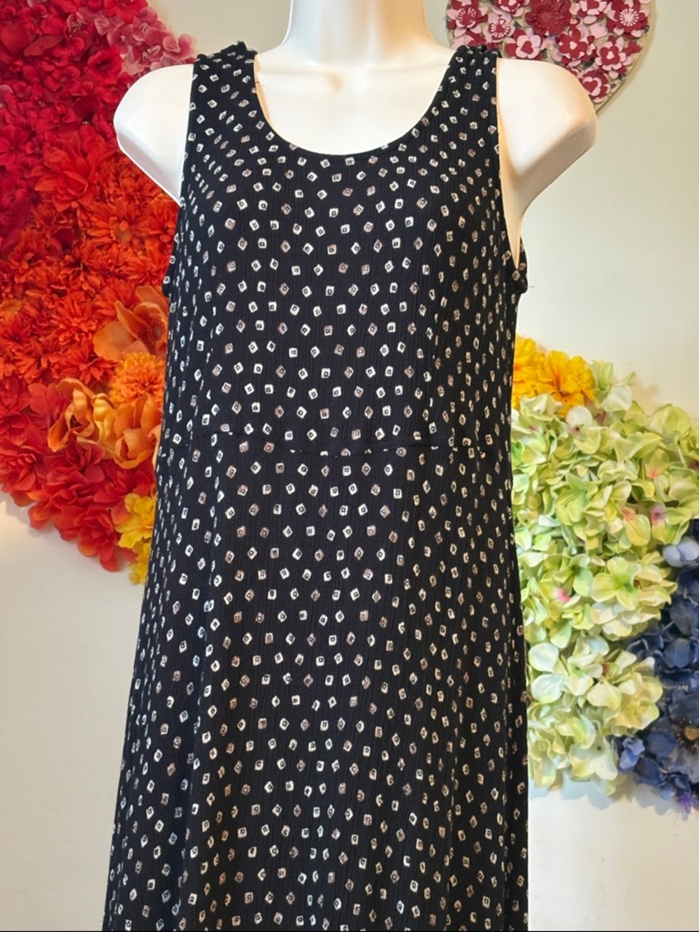 Rabbit Rabbit Rabbit accordion, pleated, midi dress - Picture 7 of 11